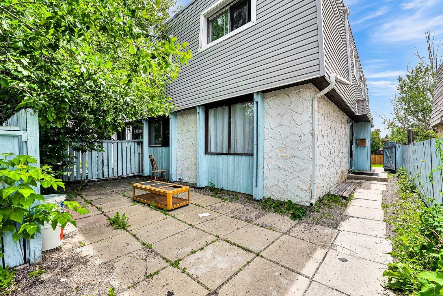 101, 516 Blackthorn Road NE