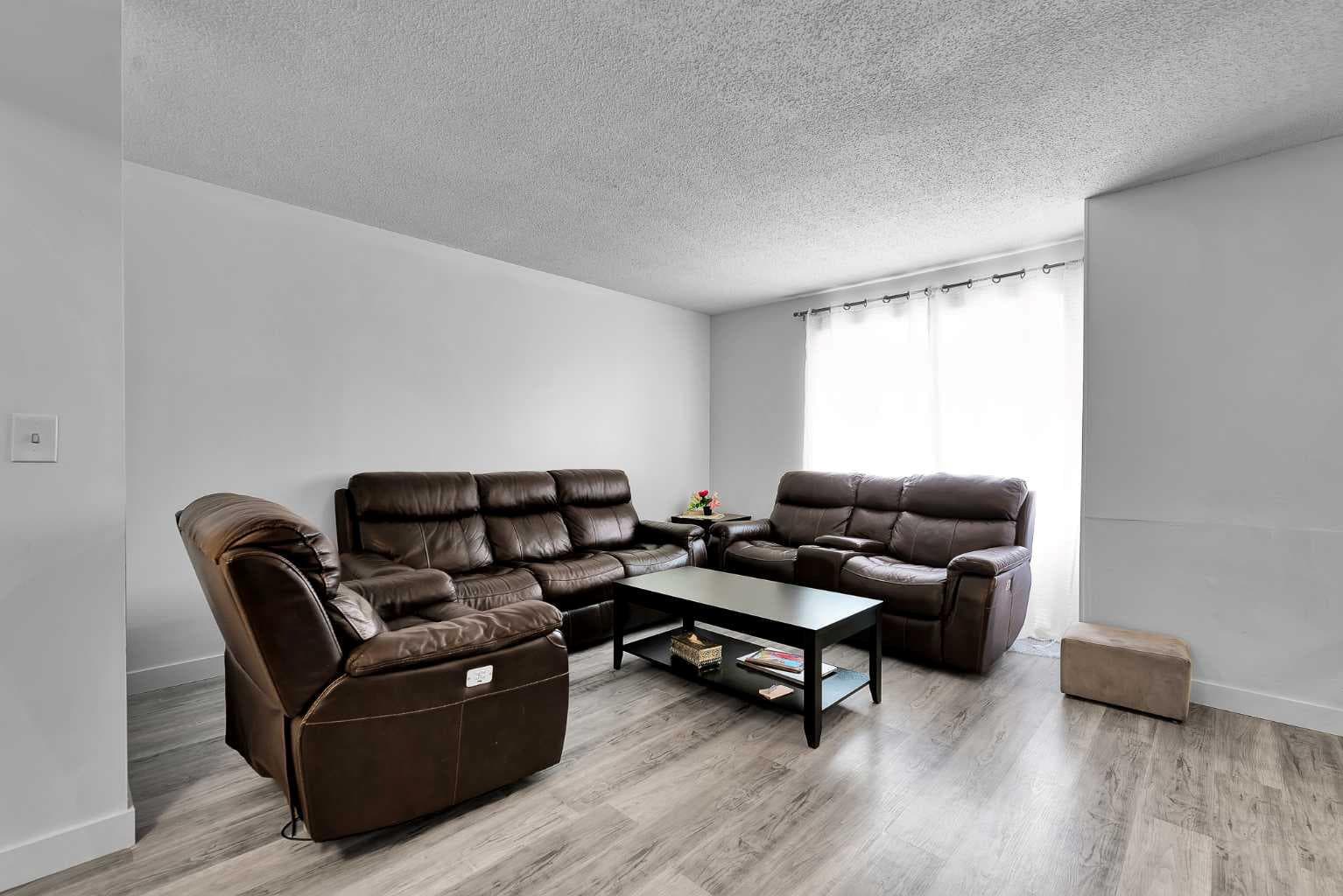 101, 516 Blackthorn Road NE