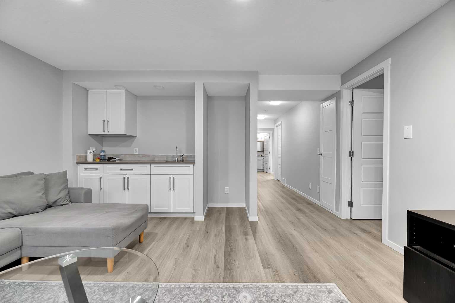 300 Walgrove Boulevard SE