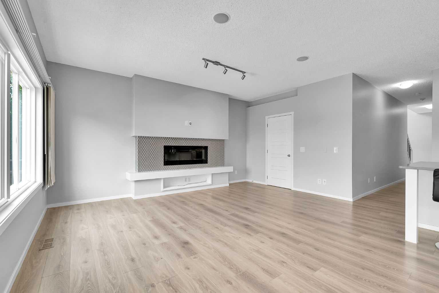 300 Walgrove Boulevard SE