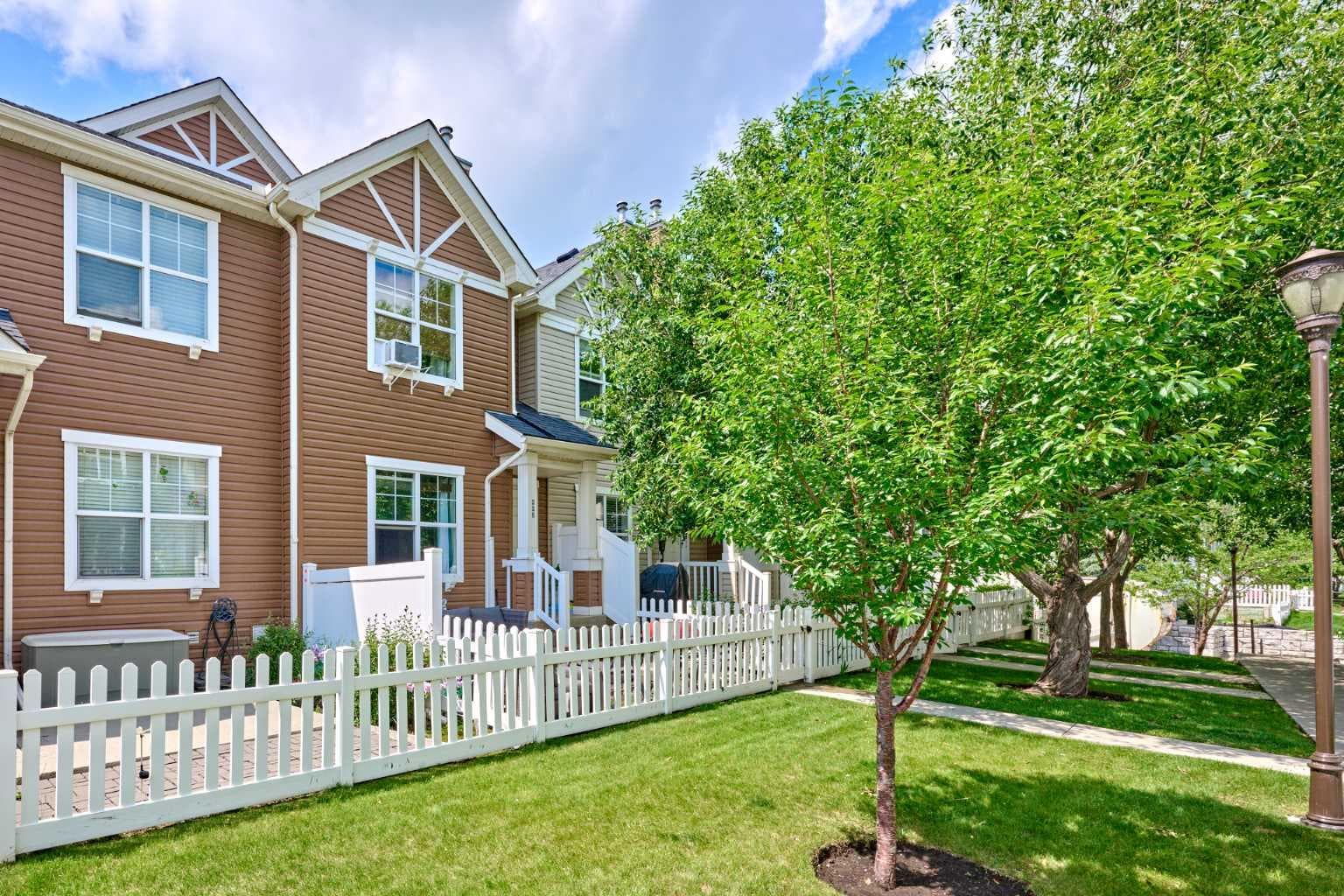 225 ELGIN Gardens SE