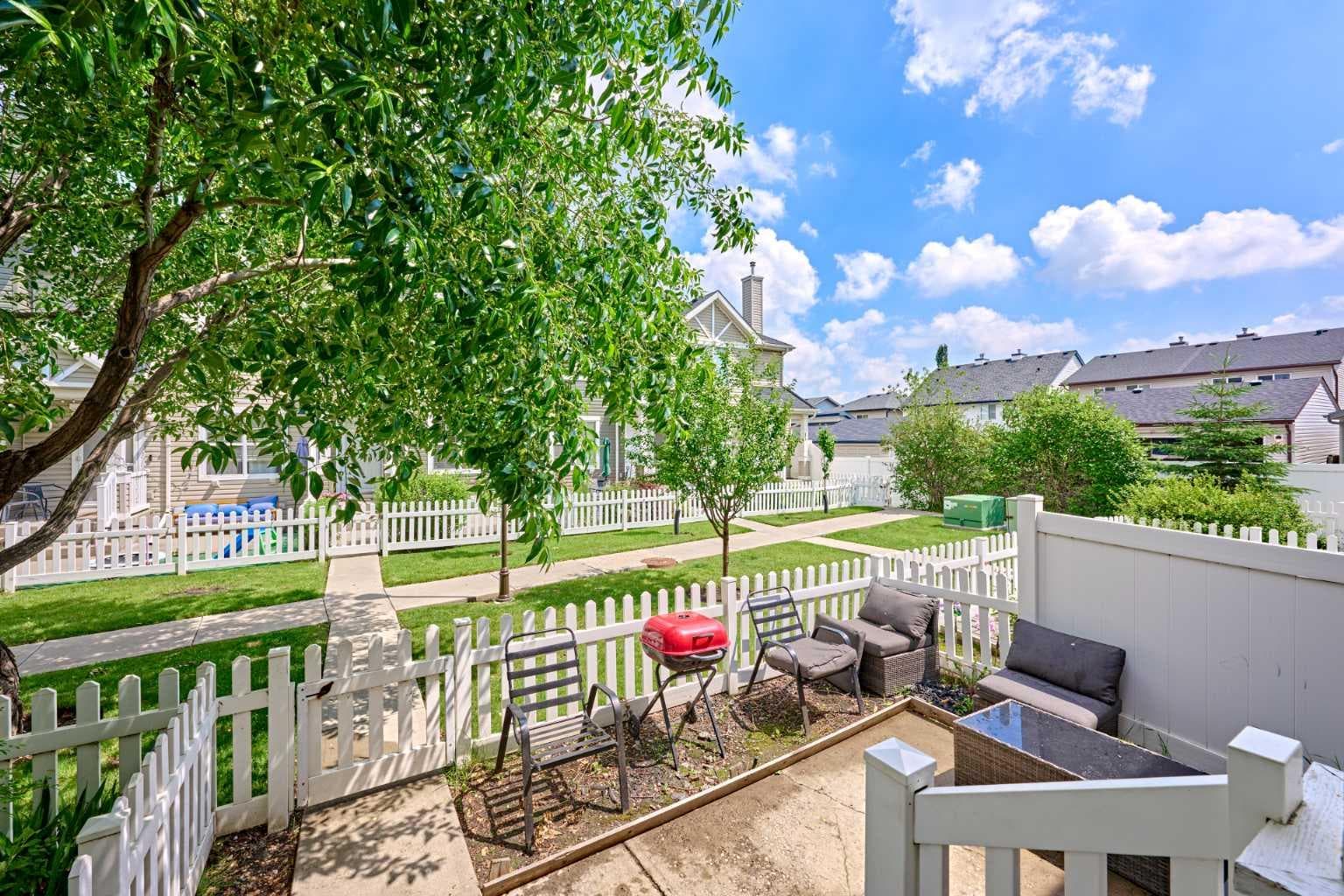 225 ELGIN Gardens SE