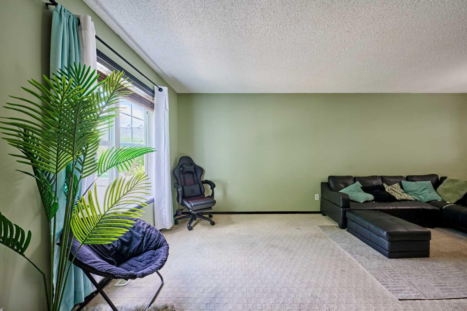 225 ELGIN Gardens SE