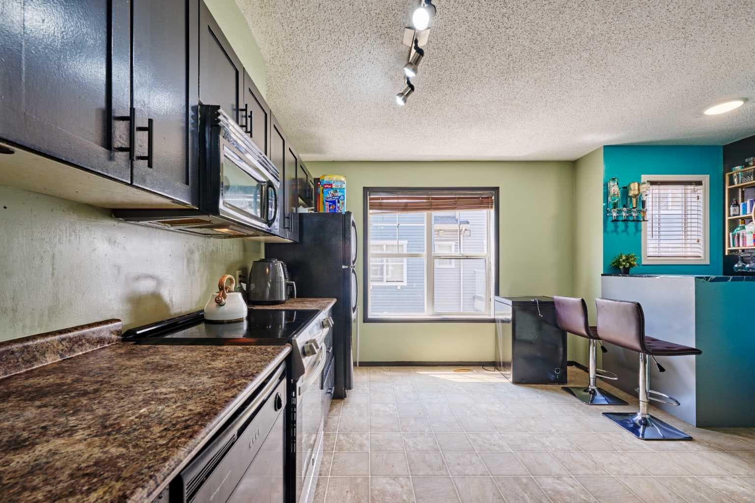225 ELGIN Gardens SE