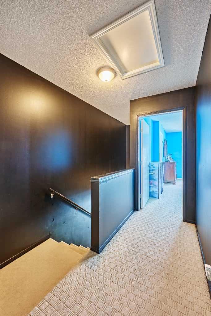225 ELGIN Gardens SE