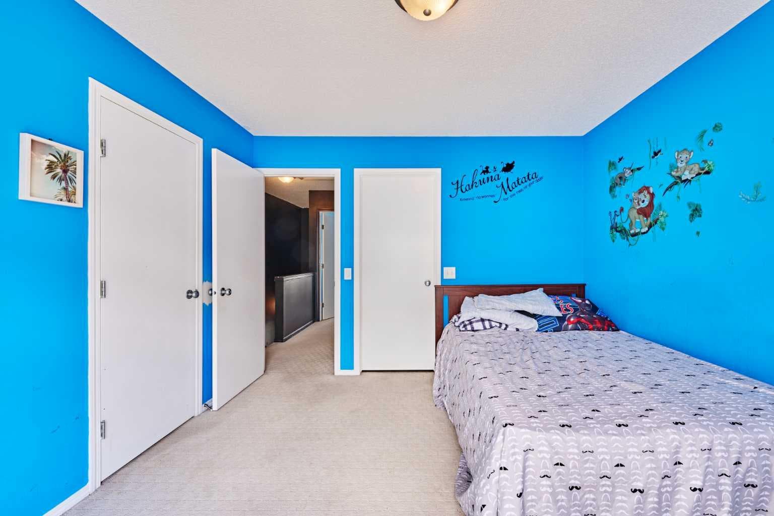 225 ELGIN Gardens SE
