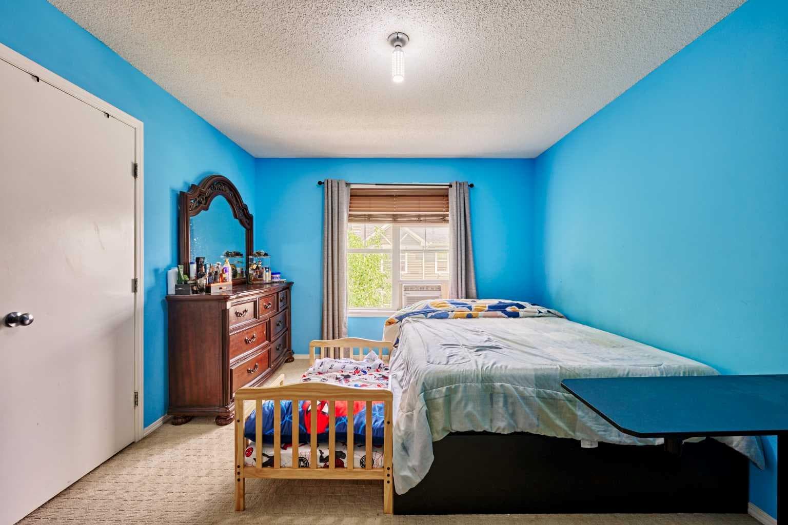 225 ELGIN Gardens SE