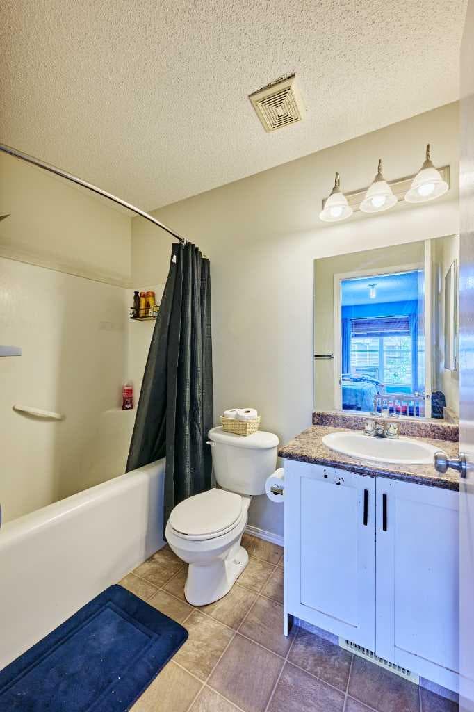 225 ELGIN Gardens SE