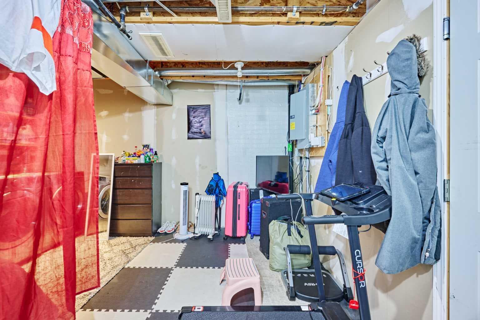 225 ELGIN Gardens SE