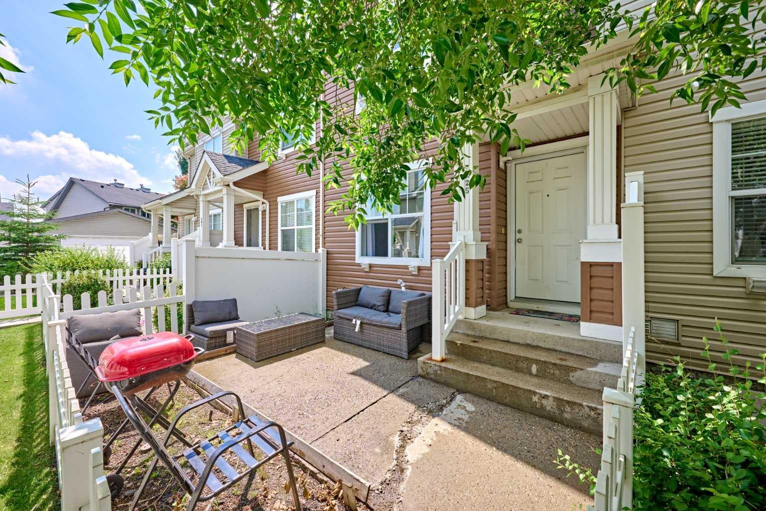 225 ELGIN Gardens SE