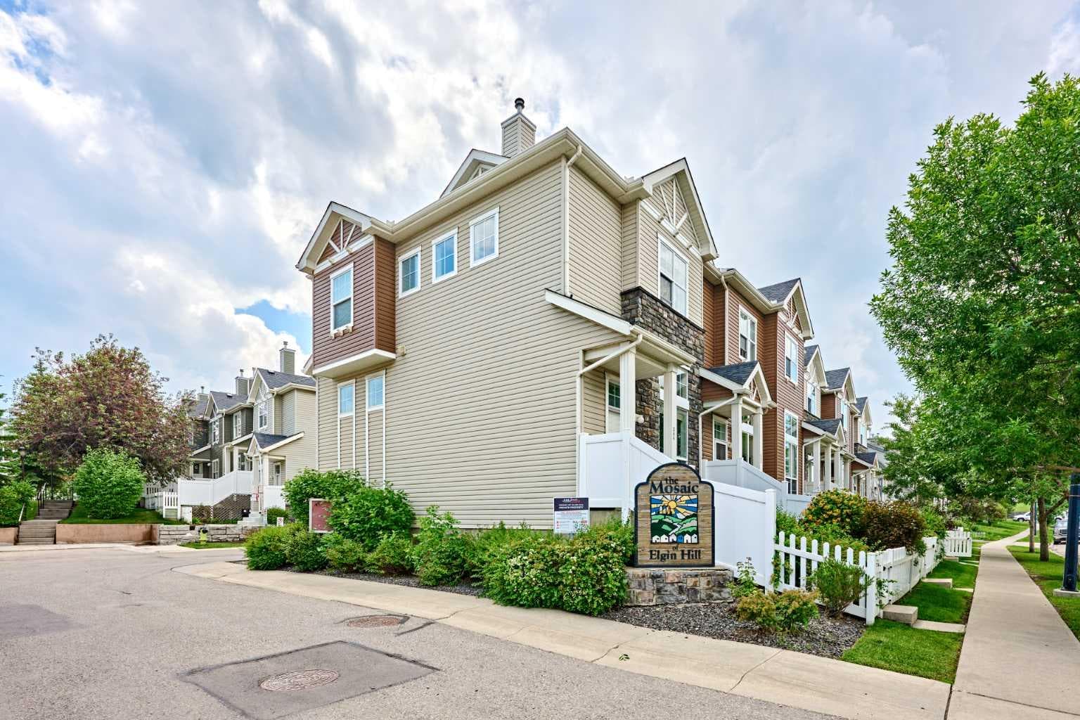 225 ELGIN Gardens SE