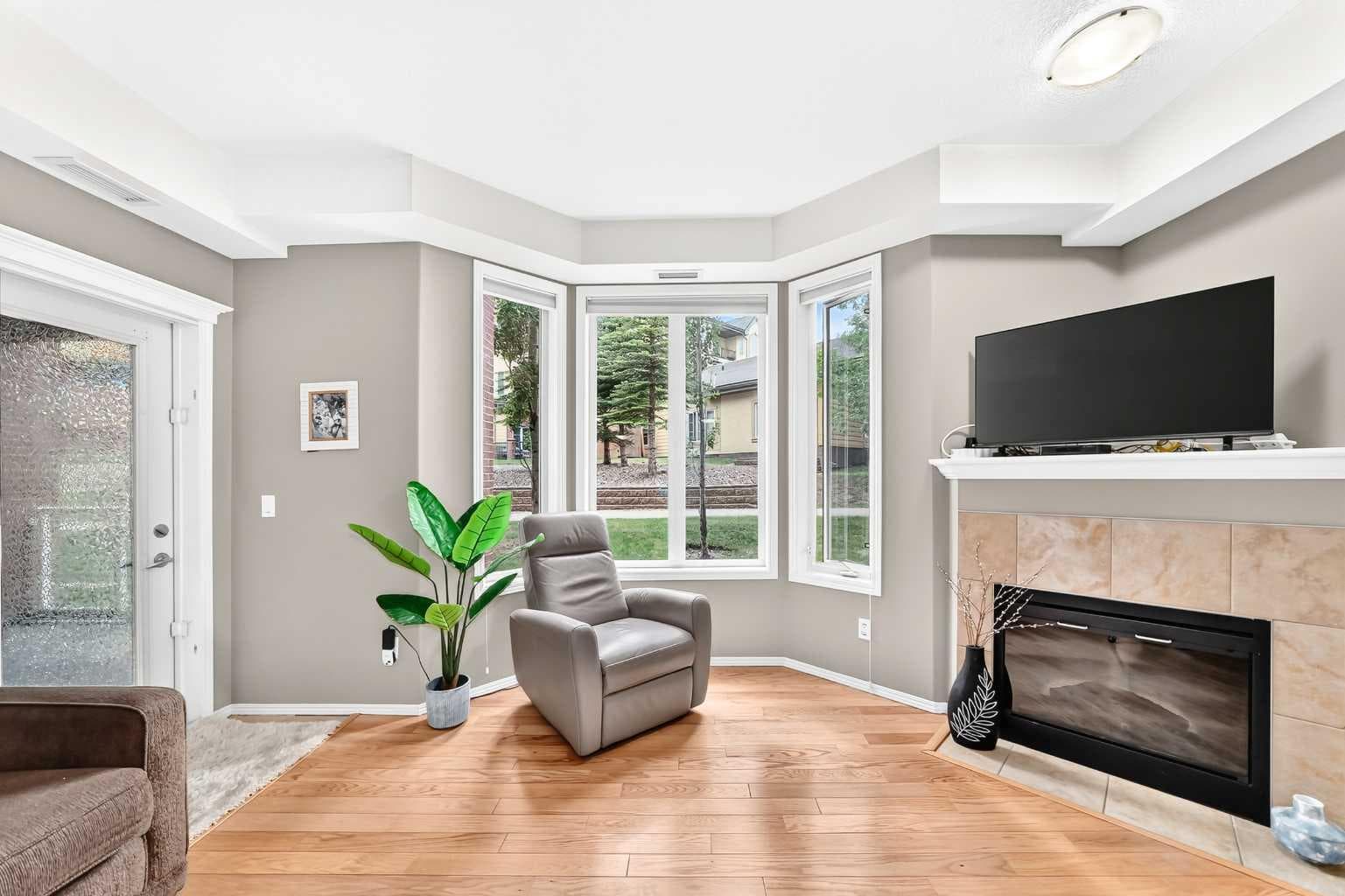 161, 15 Everstone Drive SW