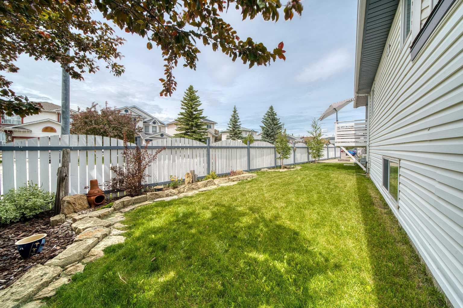 119 Applemont Close SE