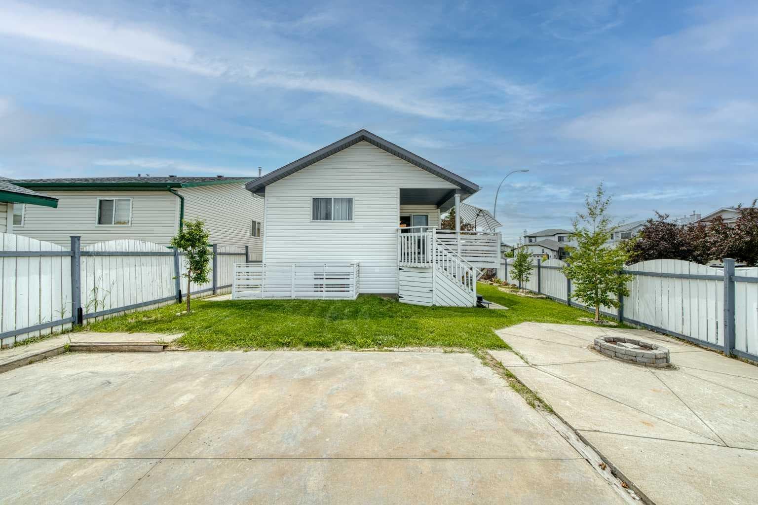 119 Applemont Close SE