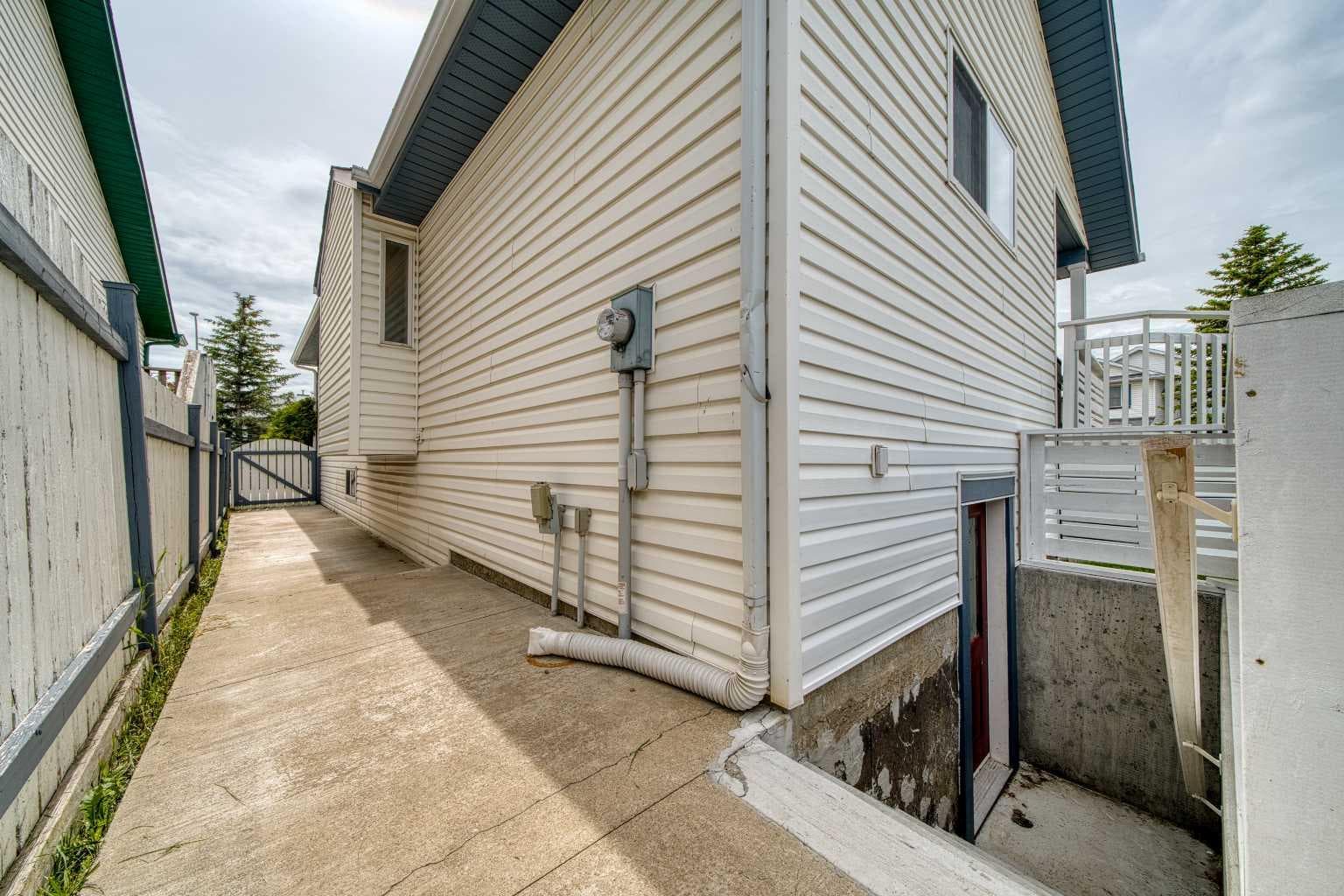 119 Applemont Close SE
