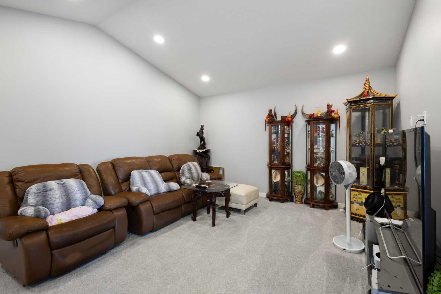 35 Lucas Passage NW