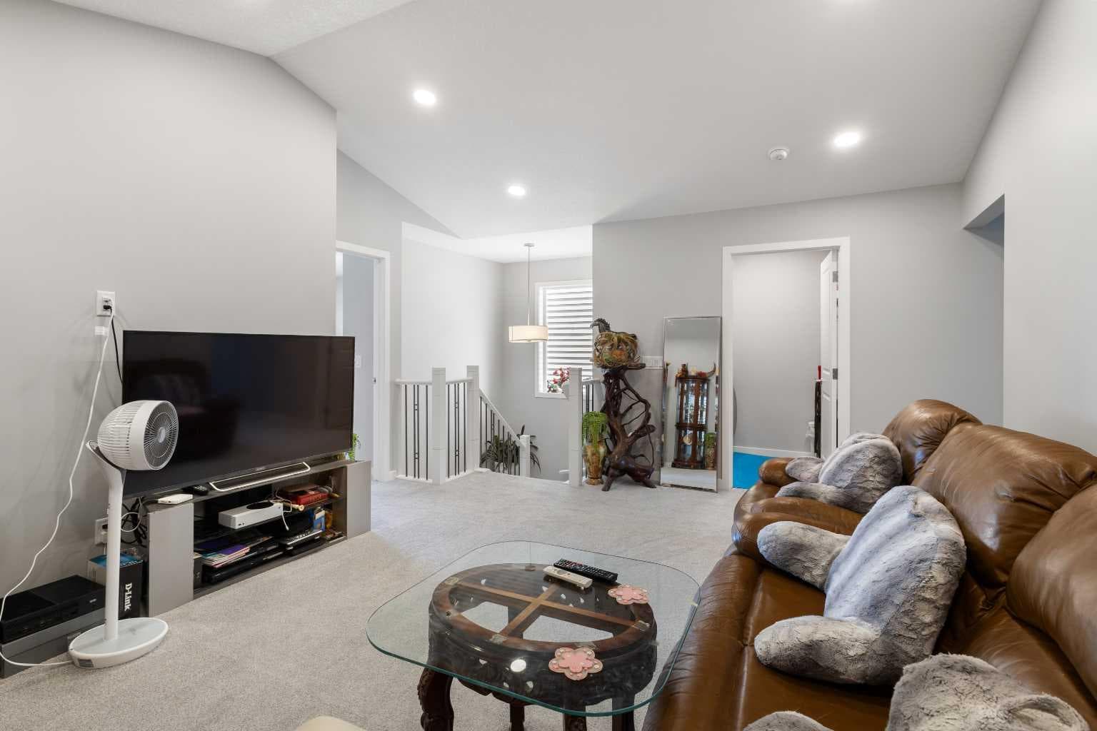 35 Lucas Passage NW