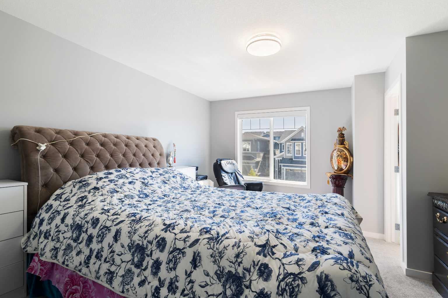 35 Lucas Passage NW