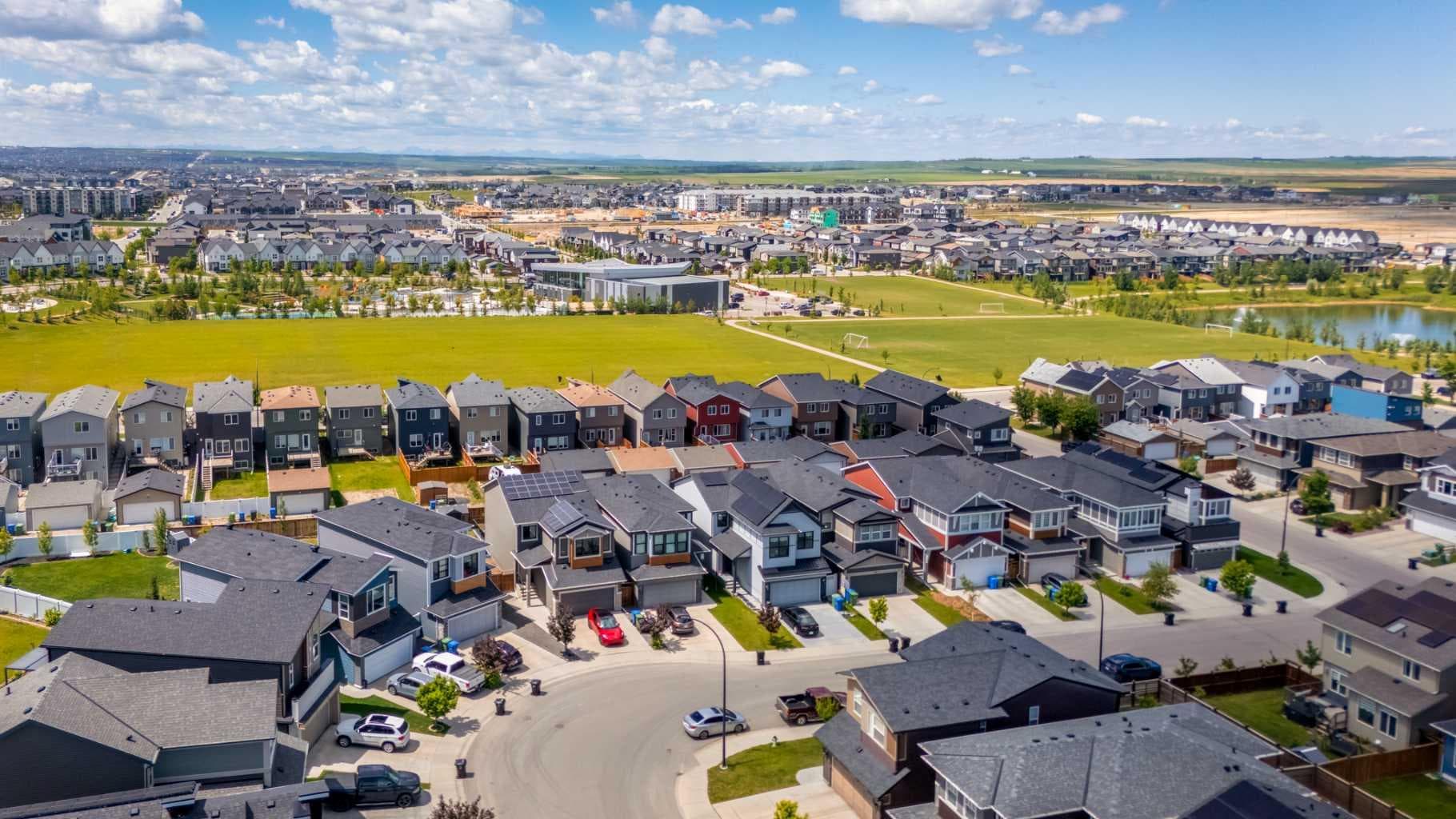 35 Howse Manor NE