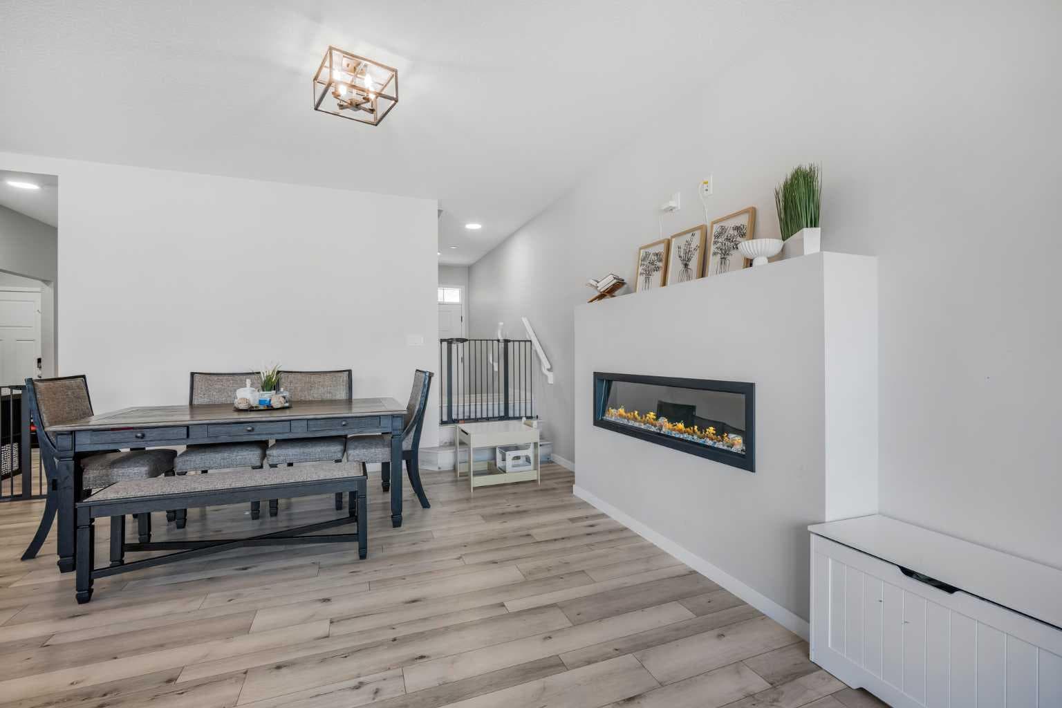 35 Howse Manor NE