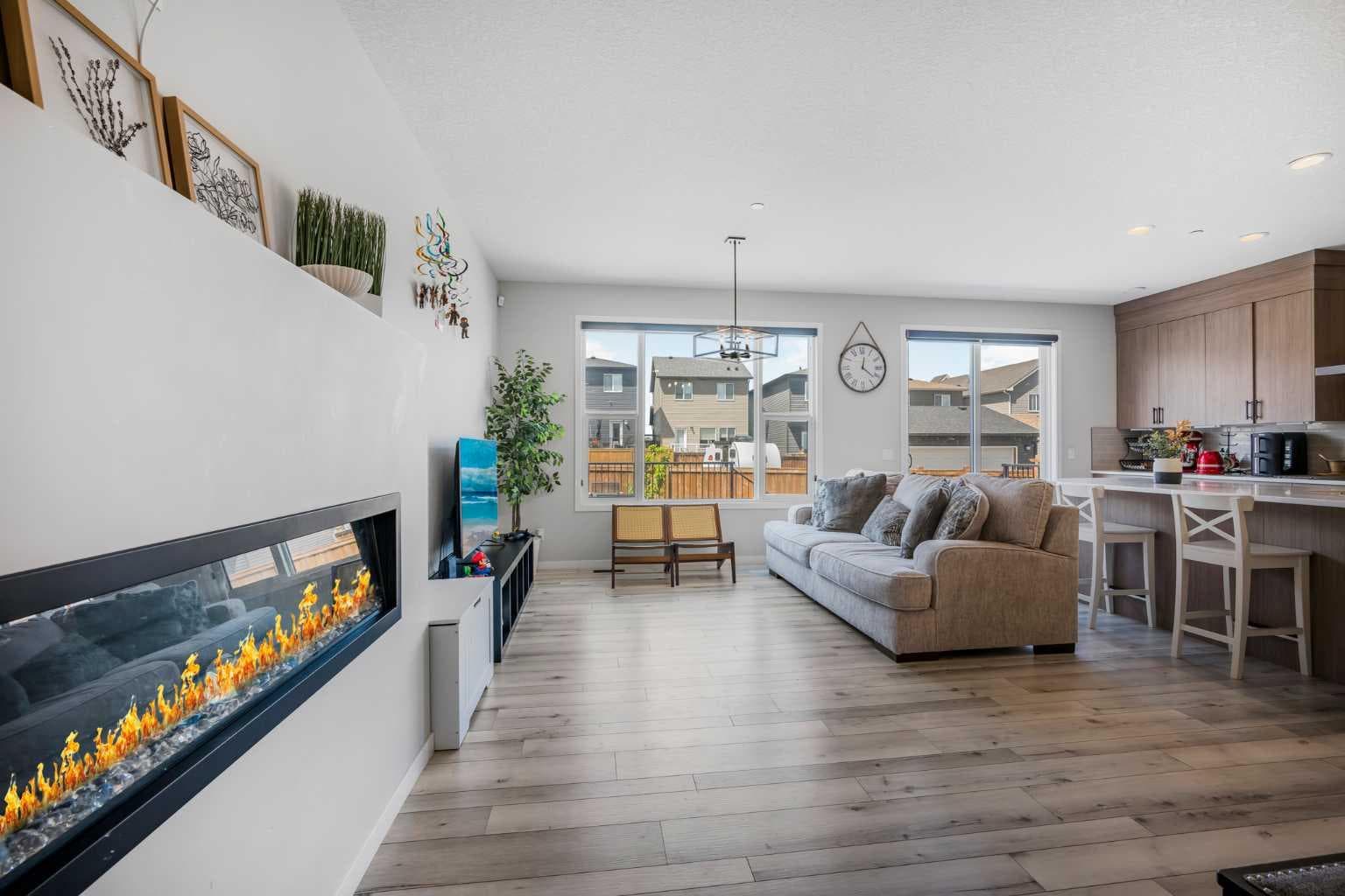 35 Howse Manor NE