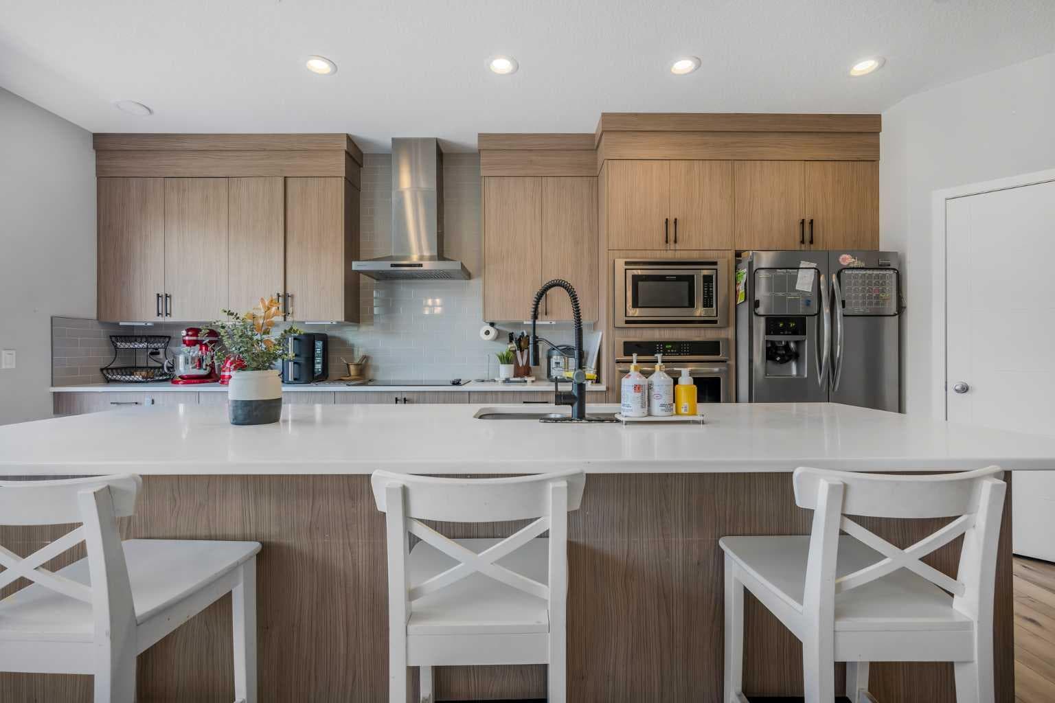 35 Howse Manor NE