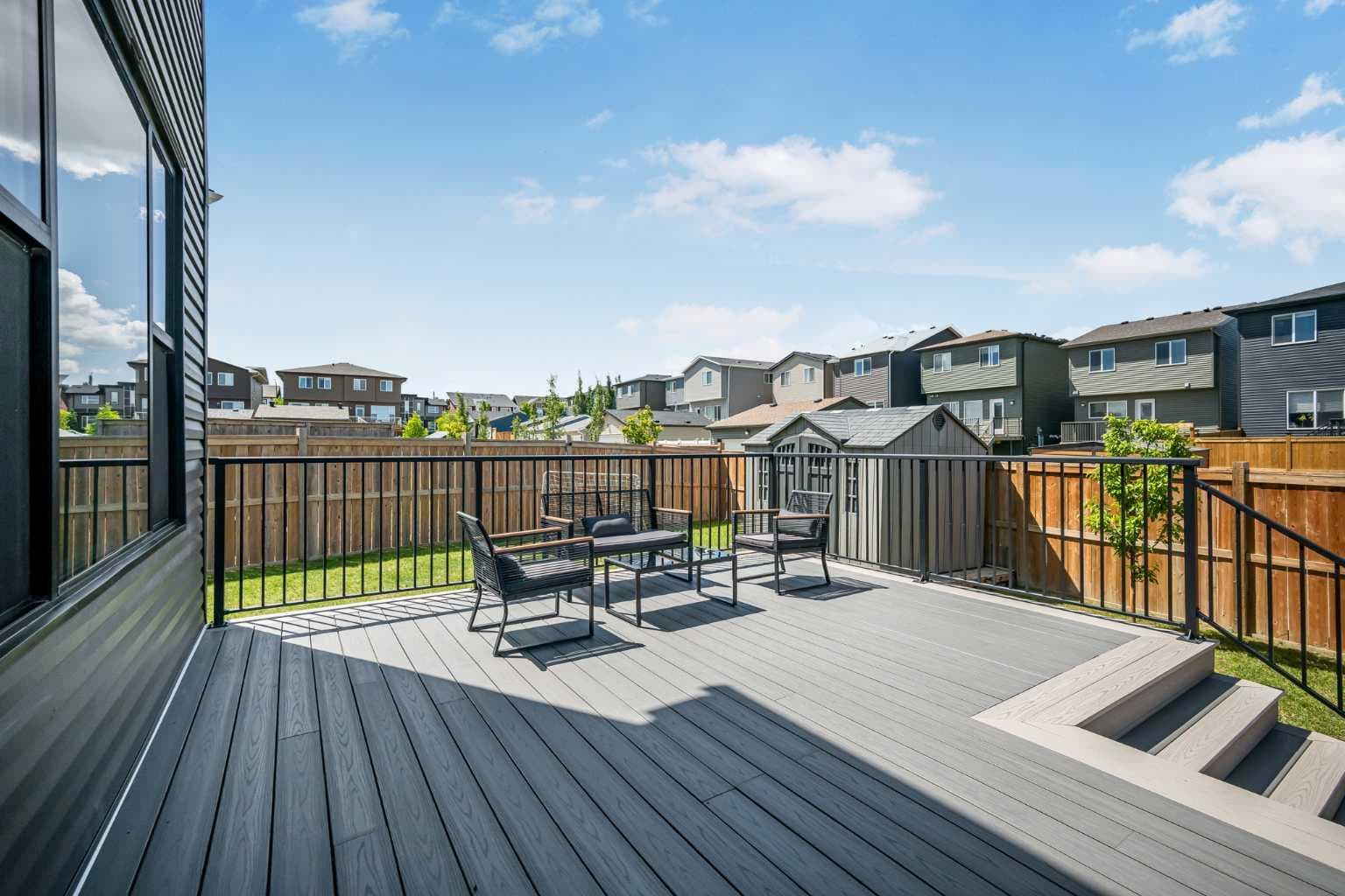 35 Howse Manor NE