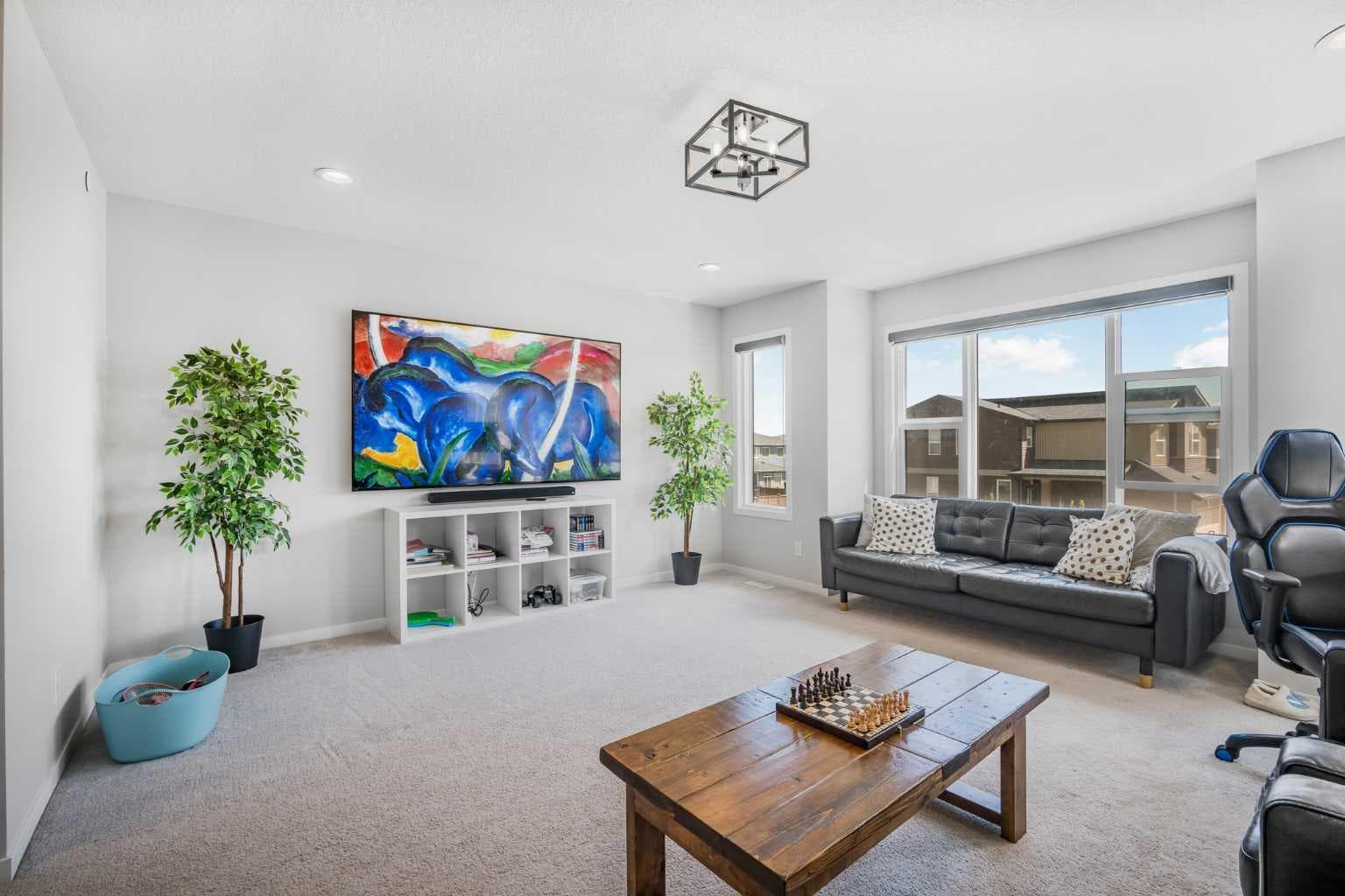 35 Howse Manor NE