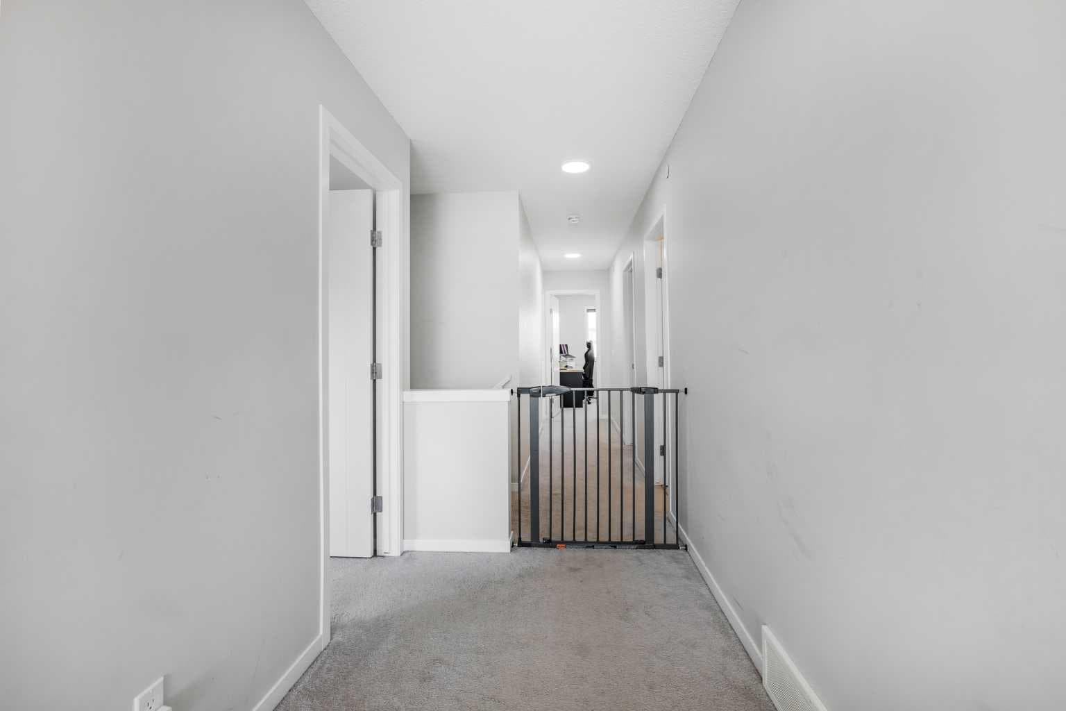 35 Howse Manor NE