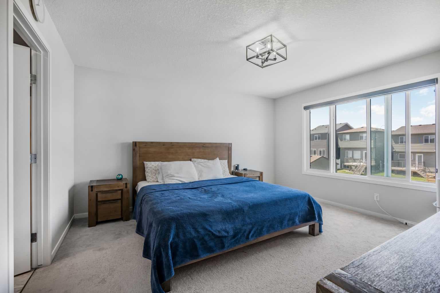 35 Howse Manor NE