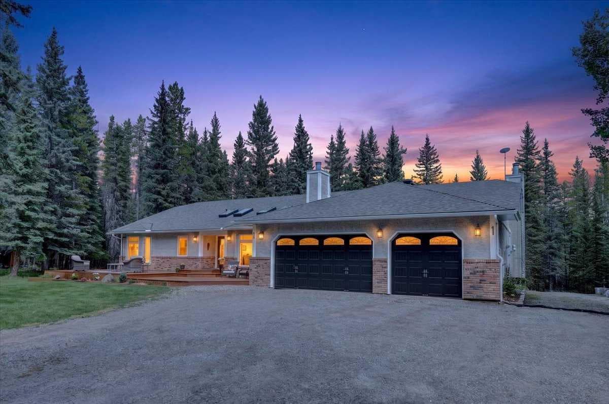 348 Wild Rose Close 