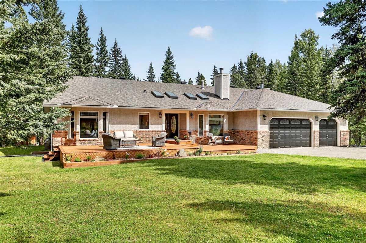 348 Wild Rose Close 