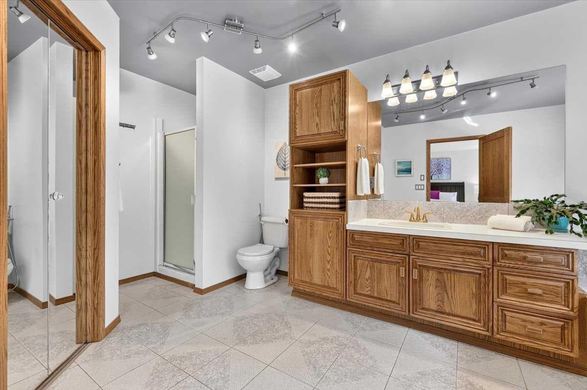 348 Wild Rose Close 