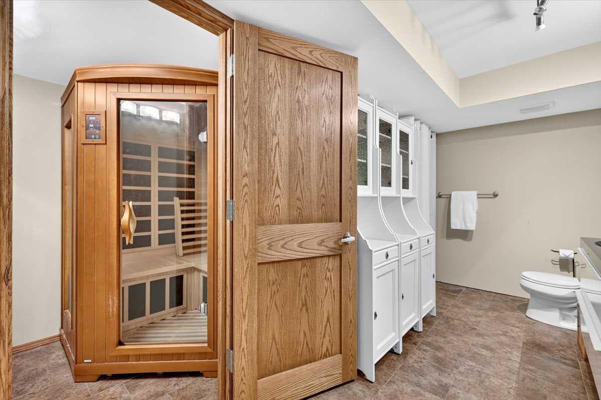 348 Wild Rose Close 