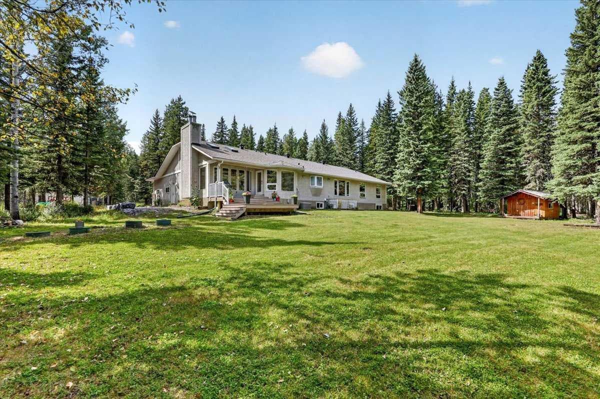 348 Wild Rose Close 
