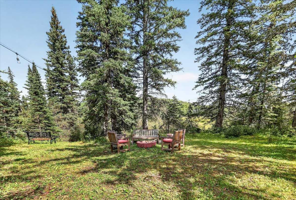 348 Wild Rose Close 
