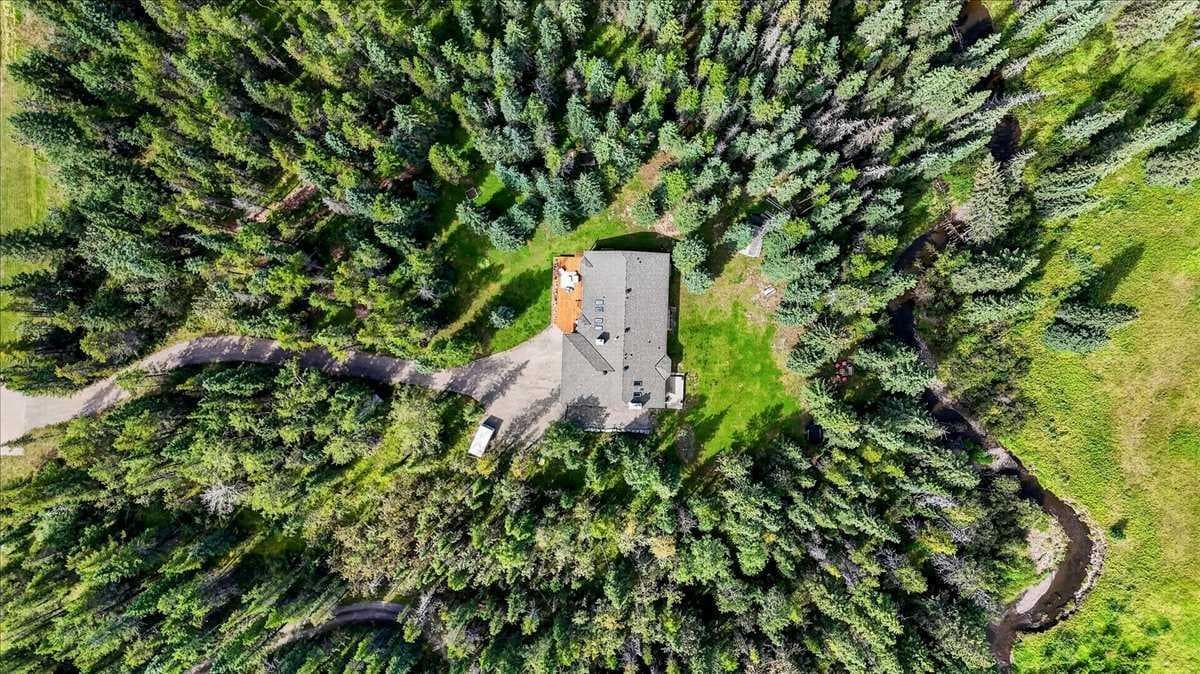 348 Wild Rose Close 