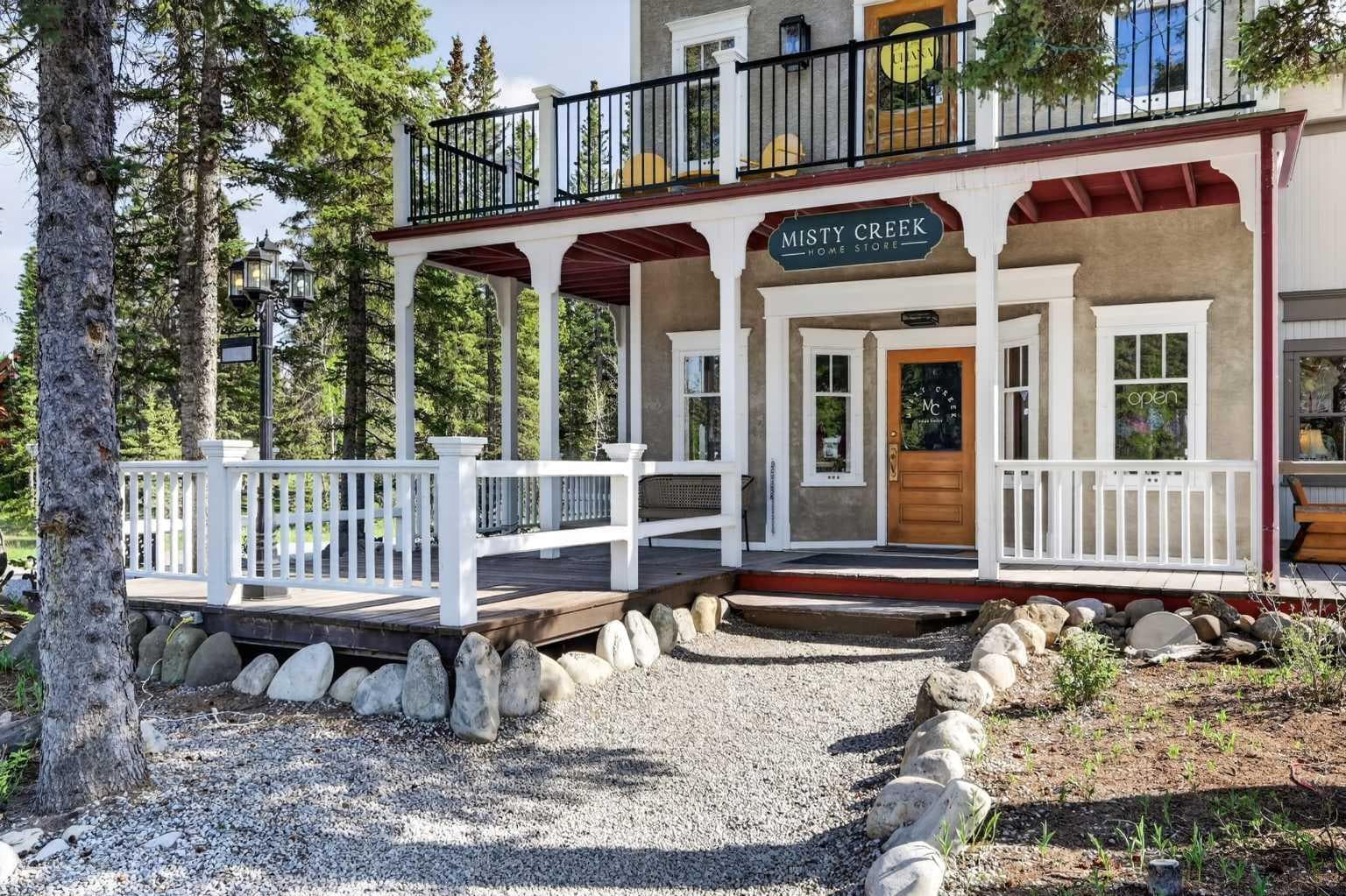 348 Wild Rose Close 