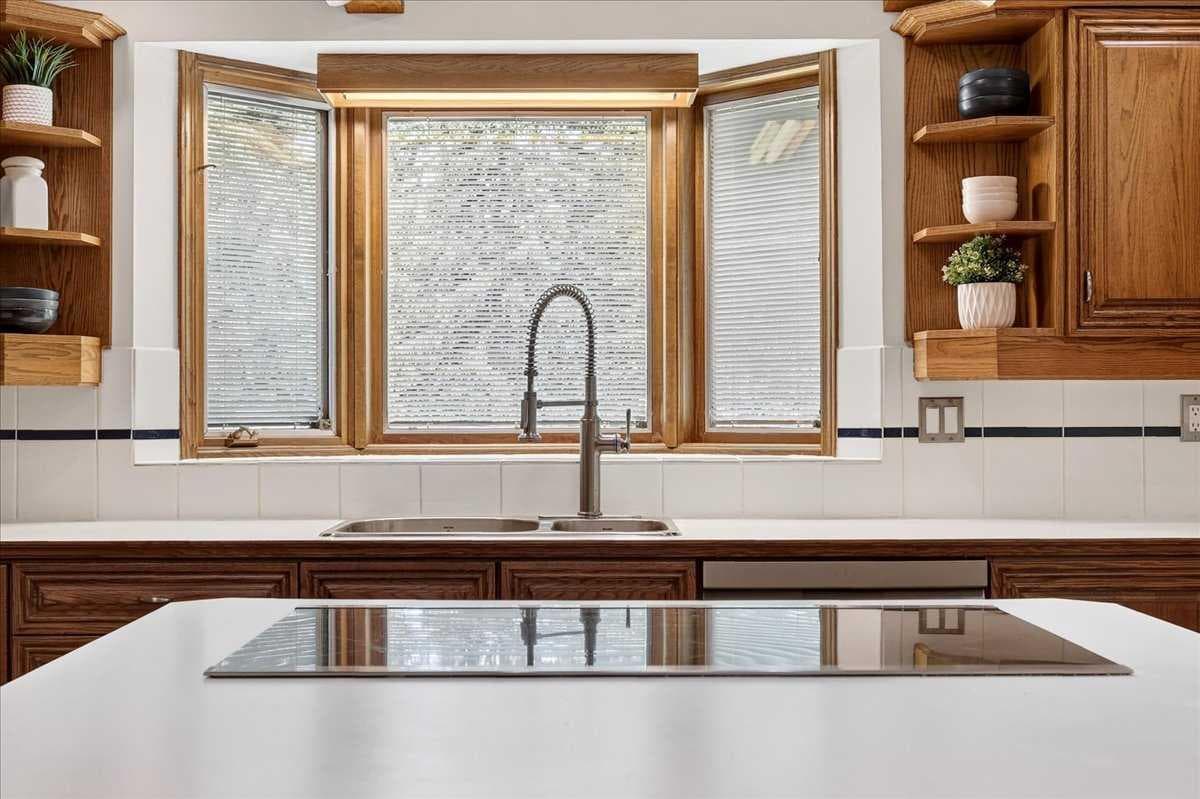 348 Wild Rose Close 