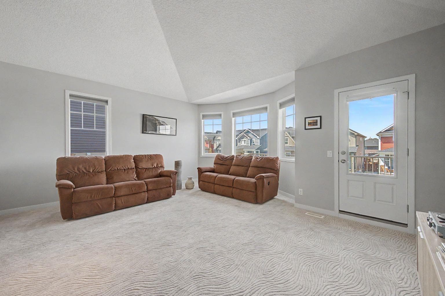 53 Fireside Crescent 