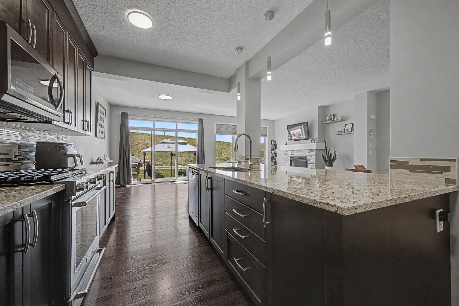 53 Fireside Crescent 