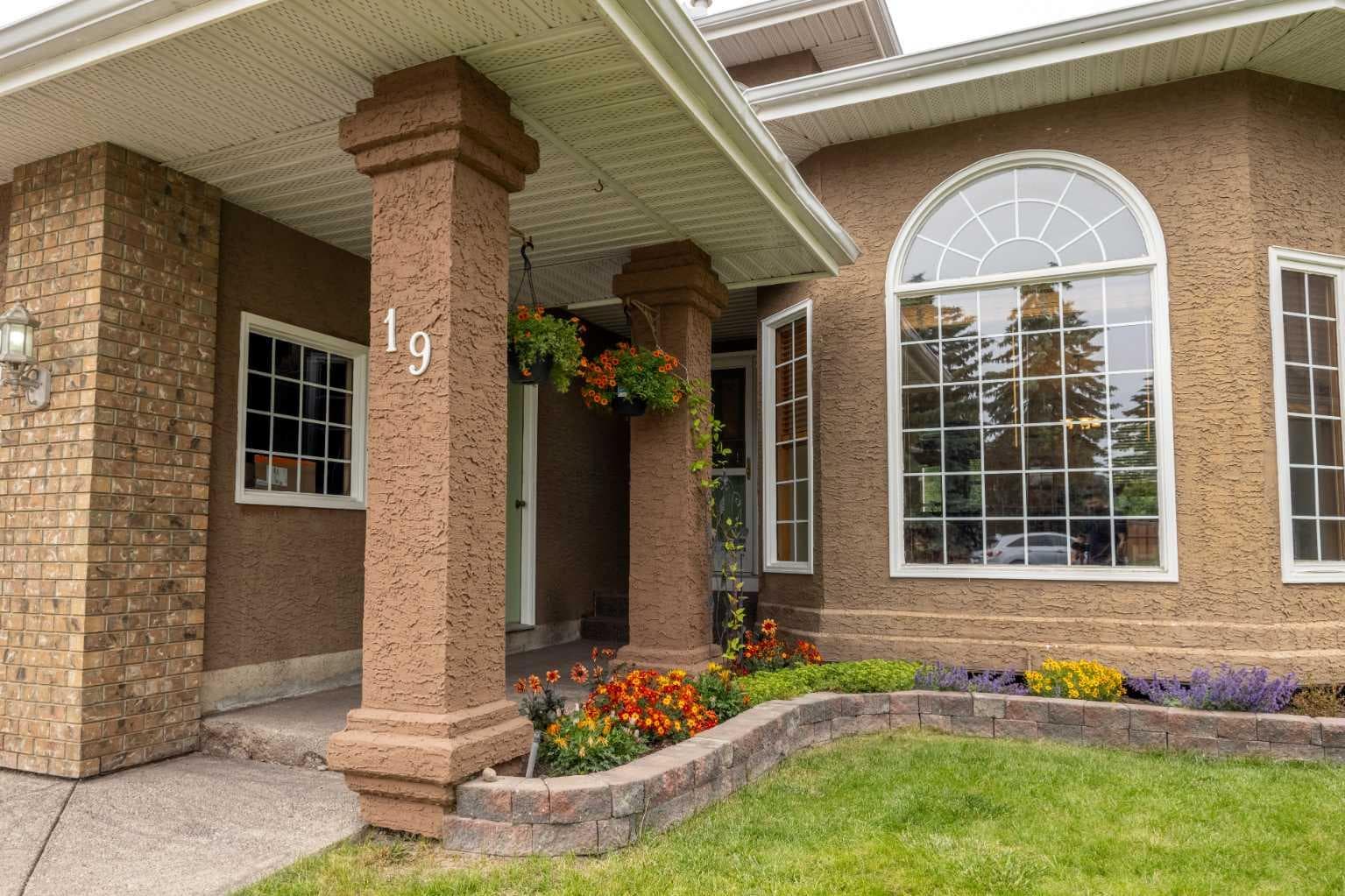 19 Mckenzie Lake Manor SE