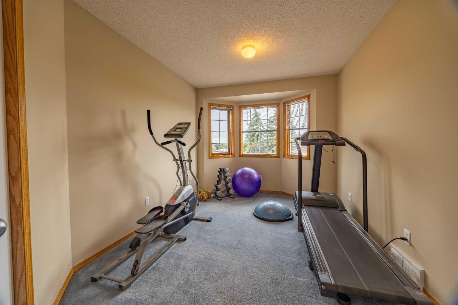 19 Mckenzie Lake Manor SE