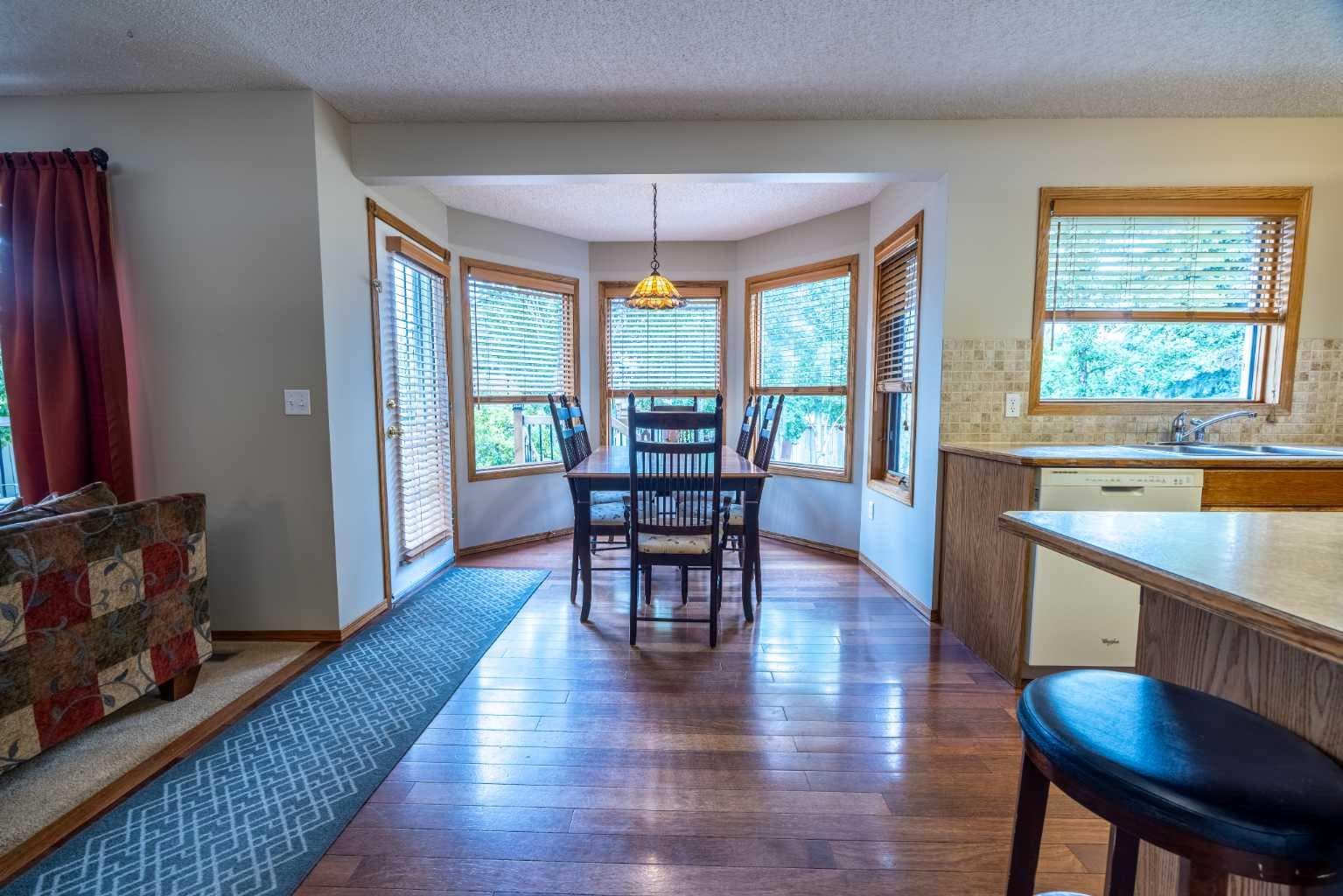 19 Mckenzie Lake Manor SE