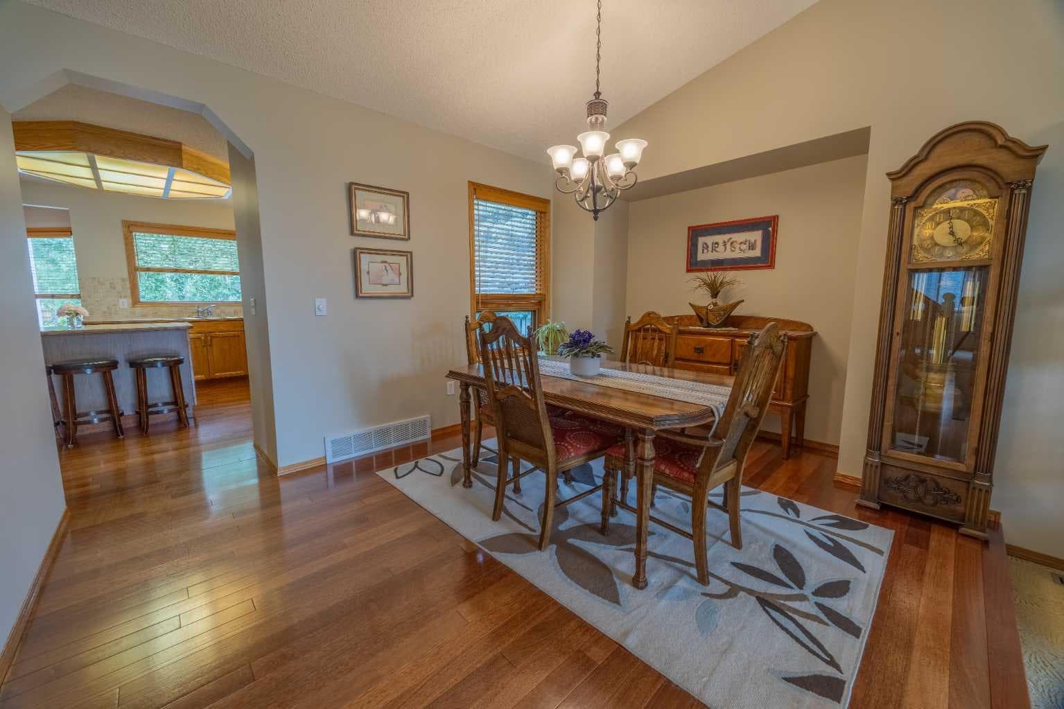 19 Mckenzie Lake Manor SE