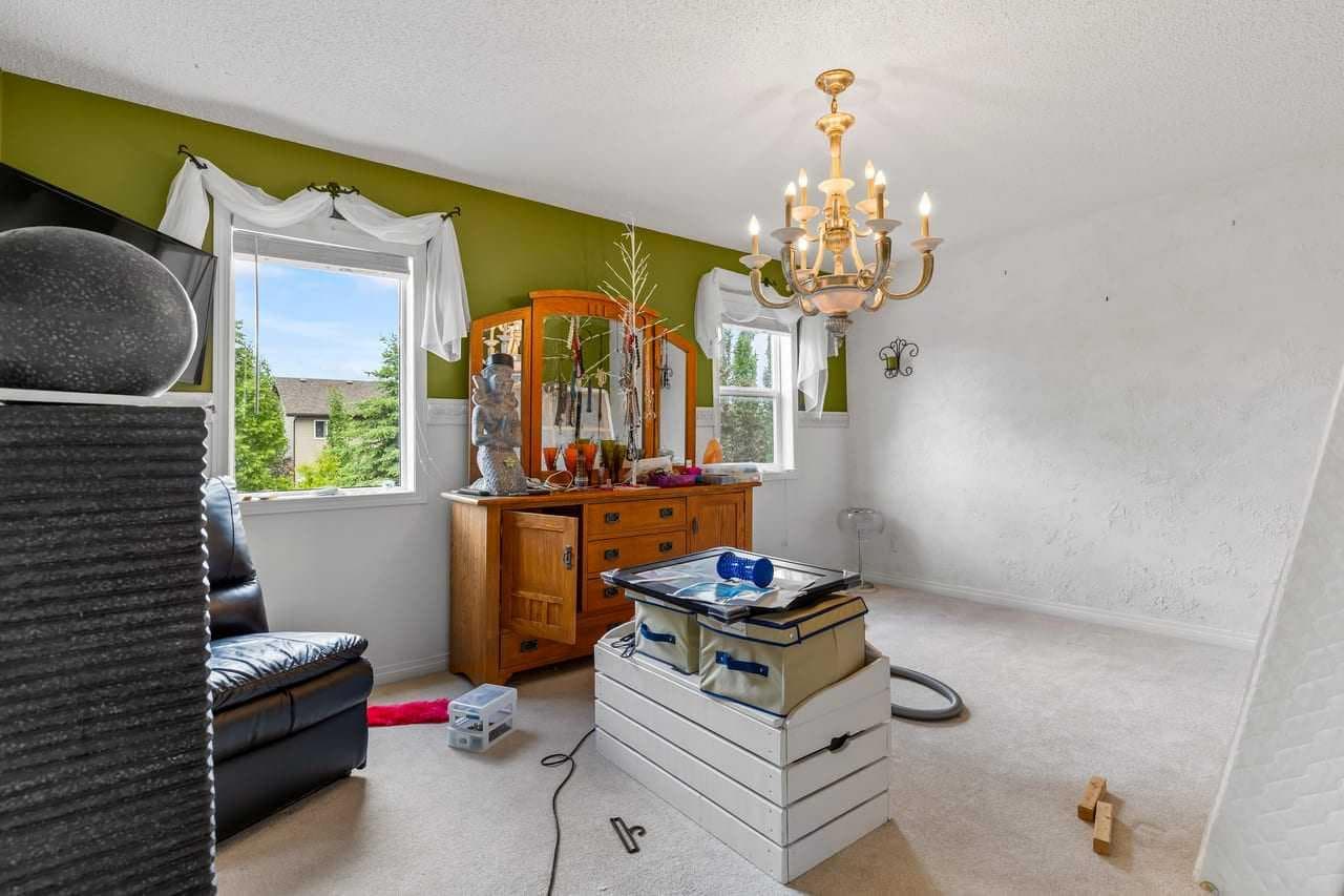 303 Bridlemeadows Common SW