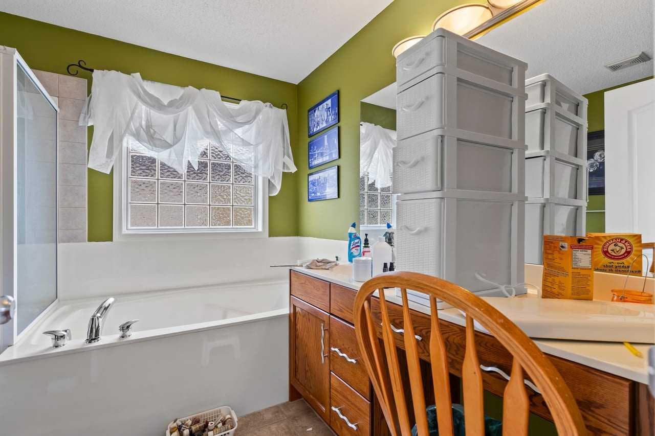 303 Bridlemeadows Common SW