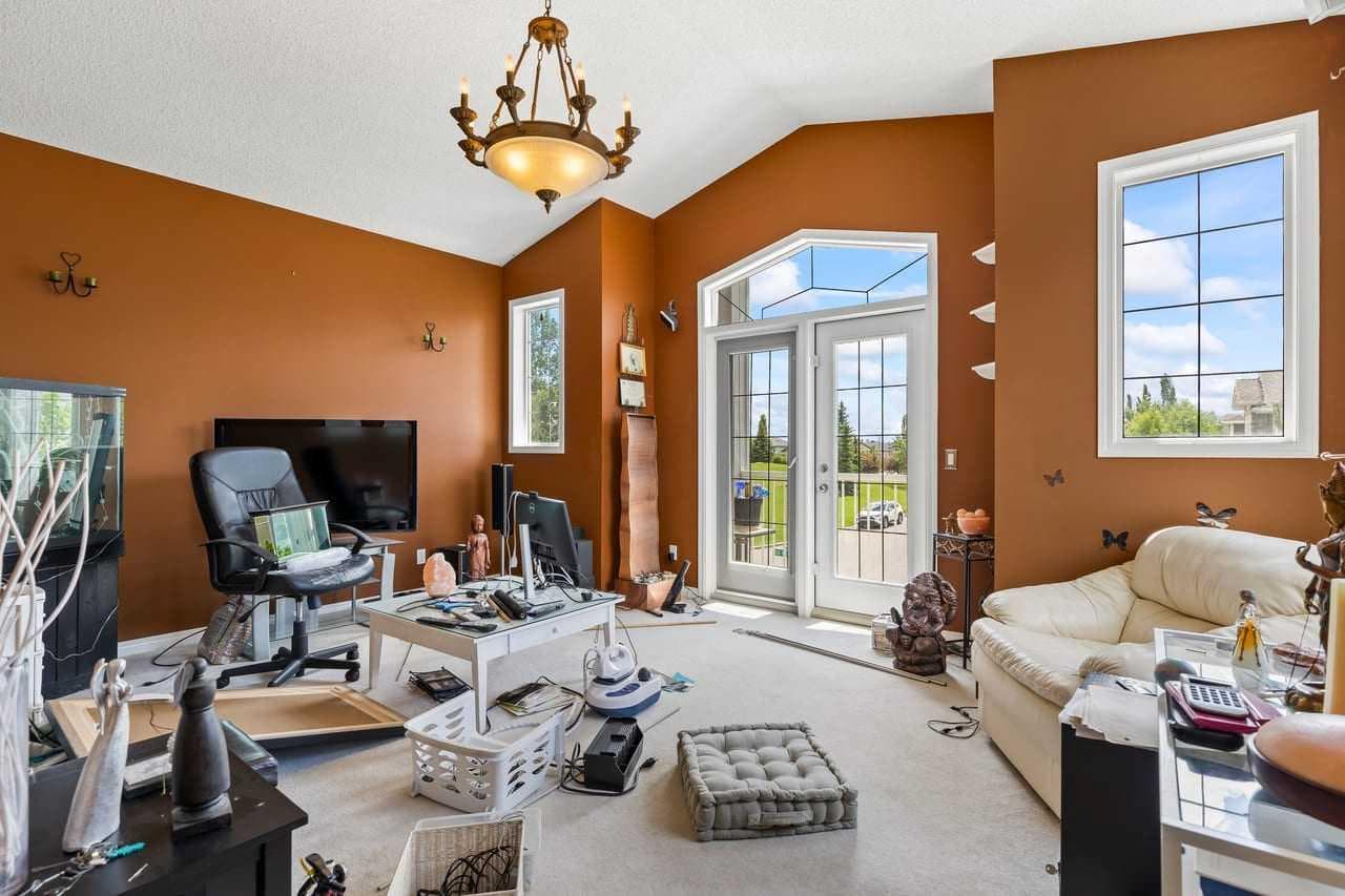 303 Bridlemeadows Common SW
