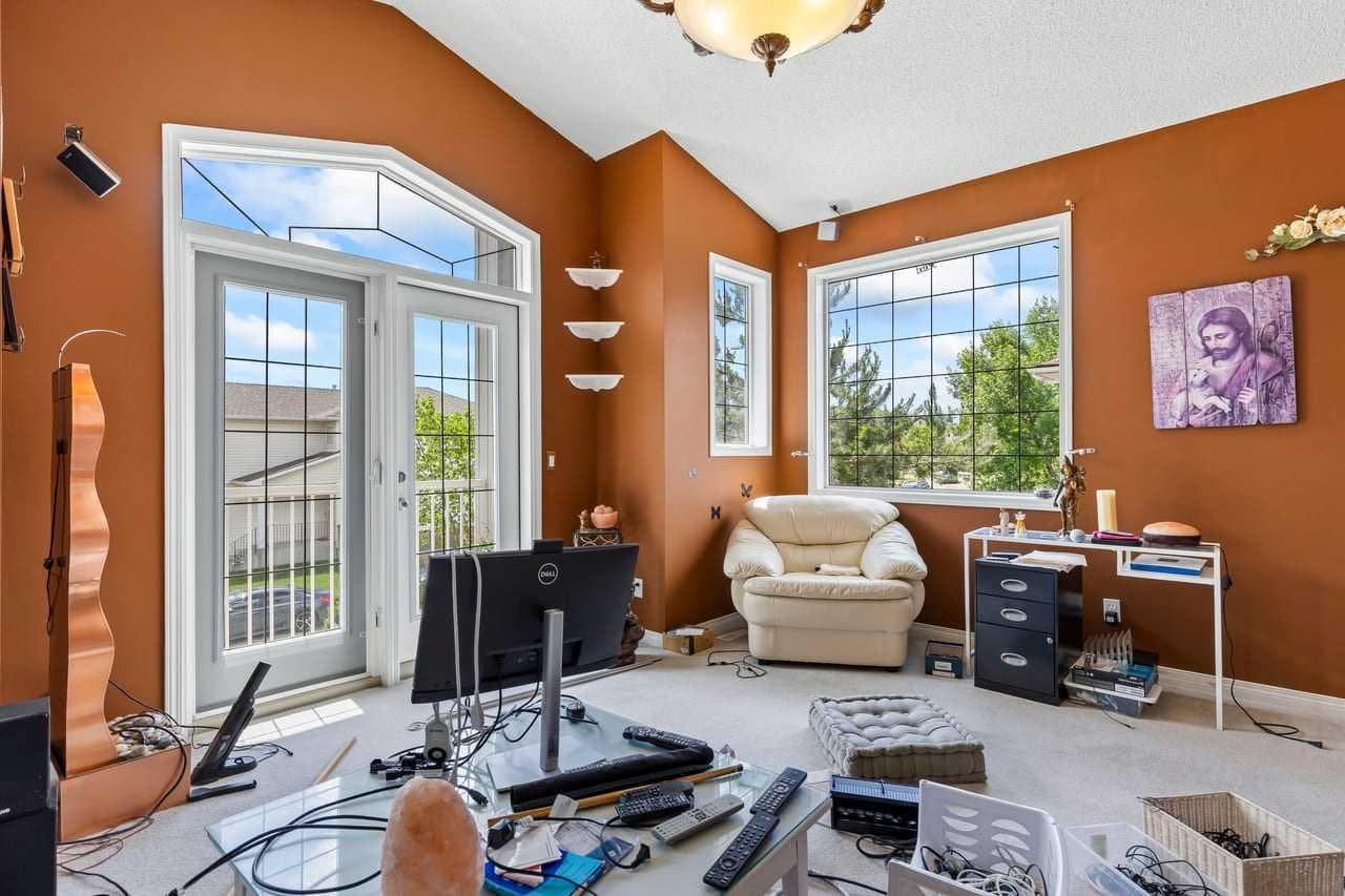 303 Bridlemeadows Common SW