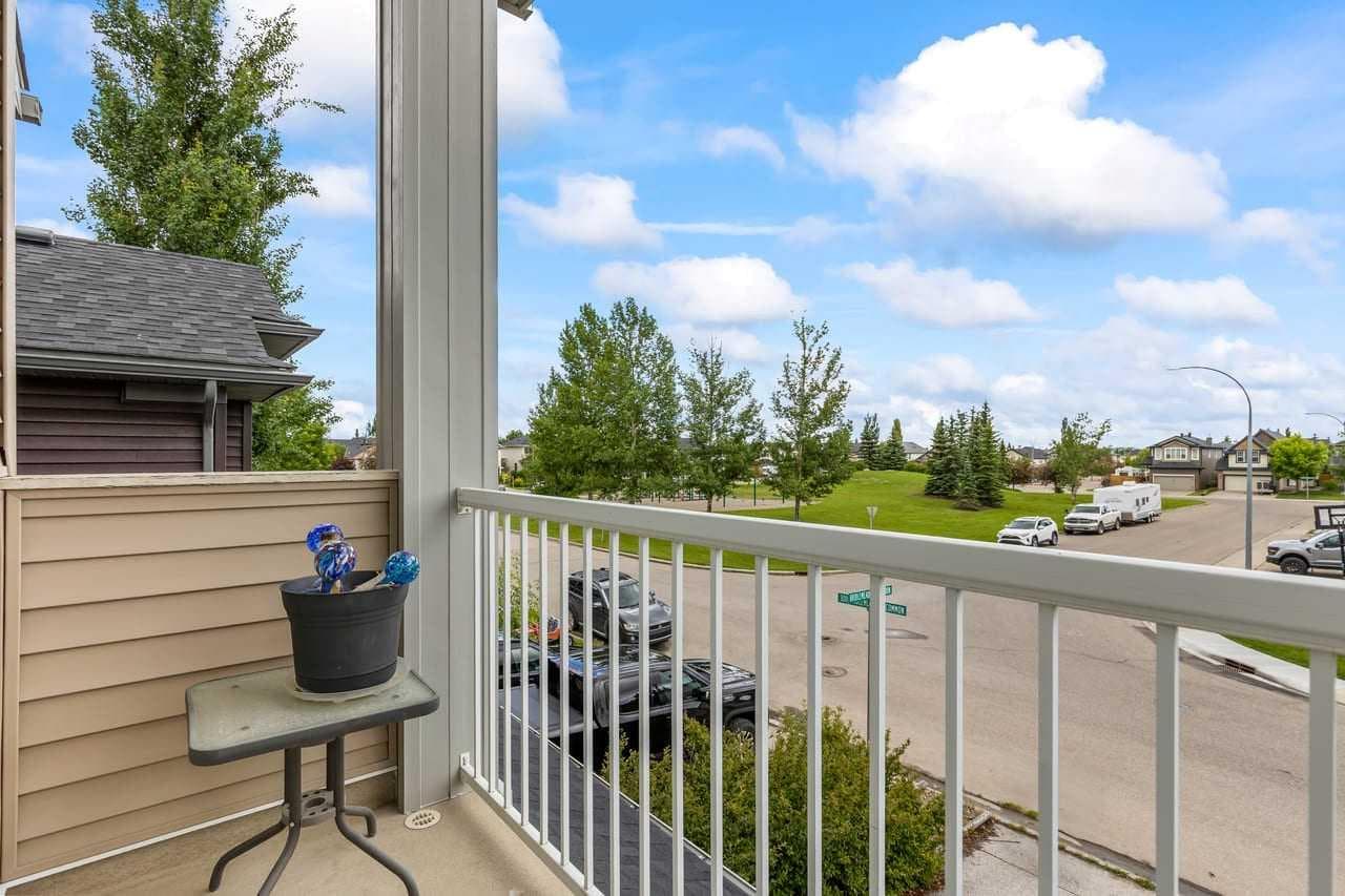 303 Bridlemeadows Common SW